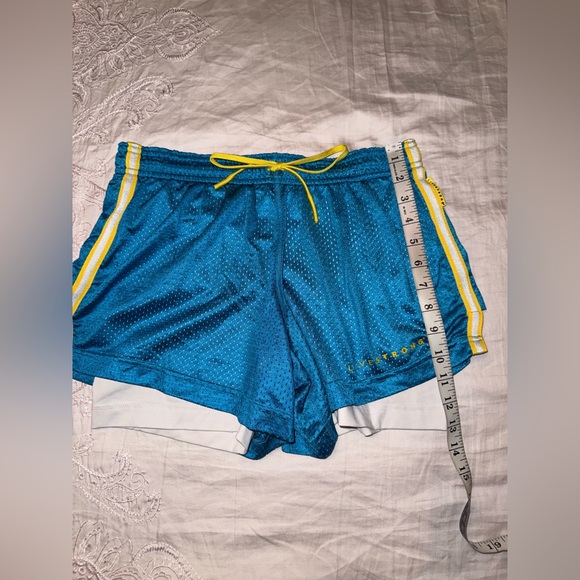 Nike vintage blue/white Livestrong Shorts With Built In Compression - Picture 11 of 12